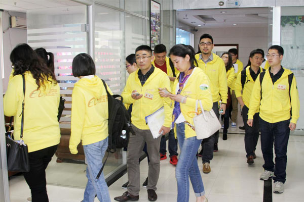 ROYAL皇家88创始人龙平芳女士同阿里巴巴上海浦东VIP客户进行分享互动