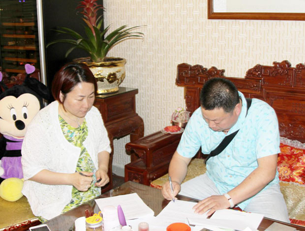 ROYAL皇家88创始人龙平芳与Yellow Fire Divat KFT签署合作协议