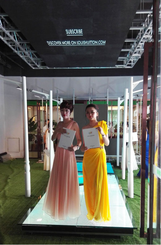 ROYAL皇家88旭生展厅模特T台秀节目