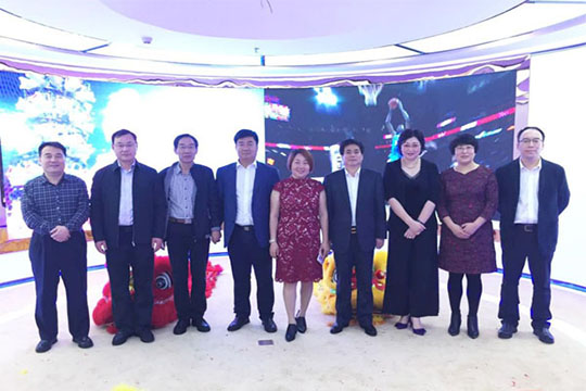 河北承德市政府领导莅临ROYAL皇家88参观考察