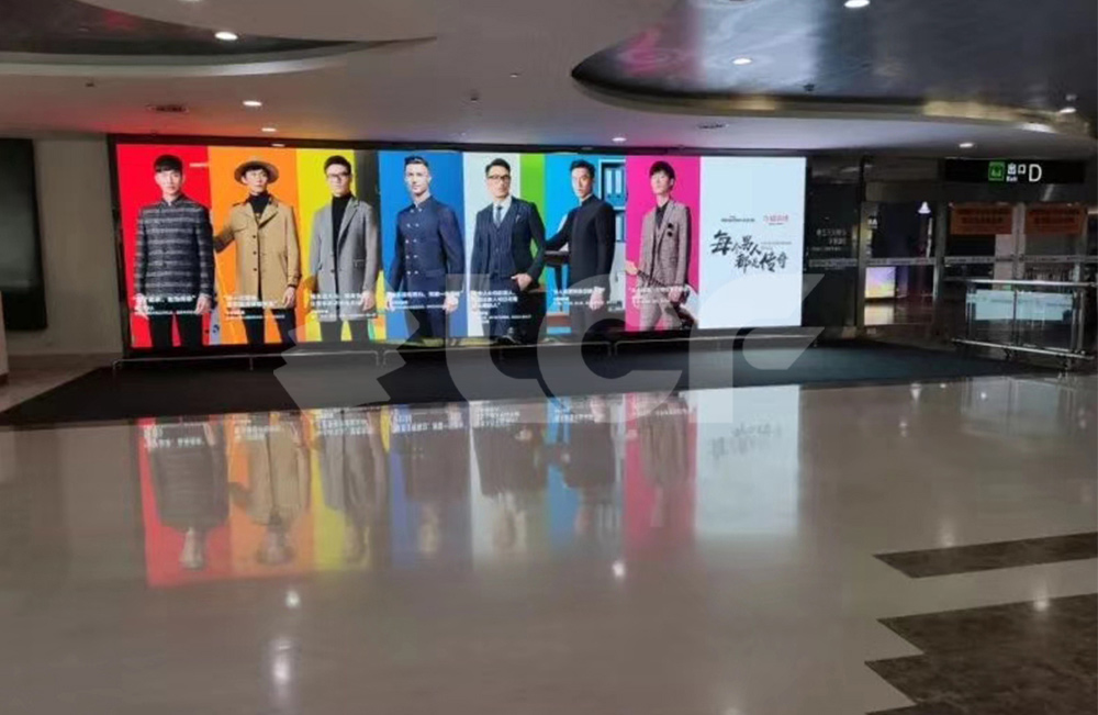 海南机场室内P2.5全彩LED显示屏项目1.jpg 海南机场室内P2.5全彩LED显示屏项目1.jpg
