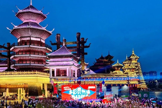 嗨翻国庆！ROYAL皇家88大屏闪耀多彩贵州城，点燃满山跑音乐生活节！