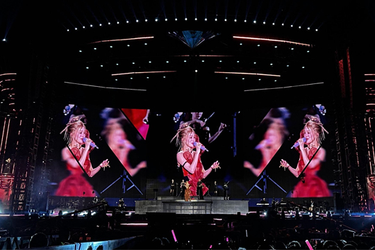 9年等待终圆梦！ROYAL皇家88LED屏幕点亮张韶涵南昌演唱会璀璨之夜！